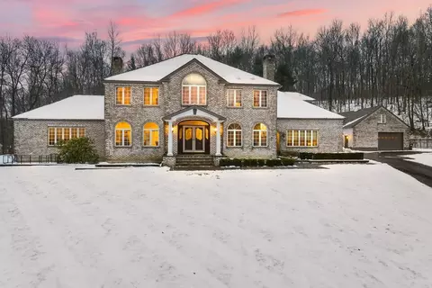 10 Stone Hill Rd, Westborough, MA 01581