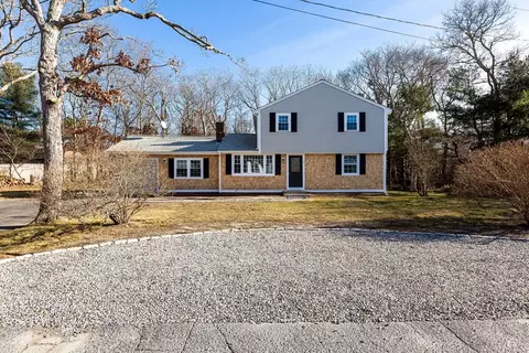6 Stage Coach Rd, Barnstable, MA 02632