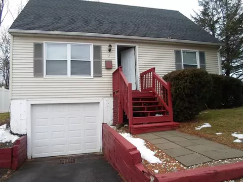 2 Amesbury St, Worcester, MA 01605 photo 4