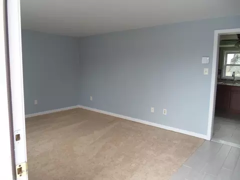2 Amesbury St, Worcester, MA 01605 photo 10