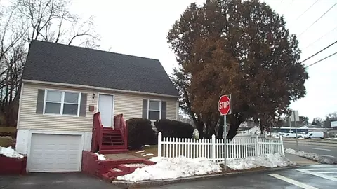 2 Amesbury St, Worcester, MA 01605 photo 2