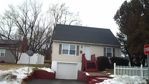 2 Amesbury St, Worcester, MA 01605 photo 3