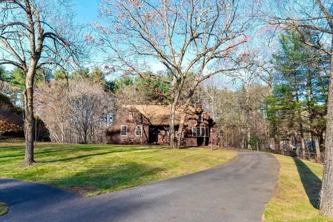 49 Gavin Cir, Reading, MA 01867 photo 3
