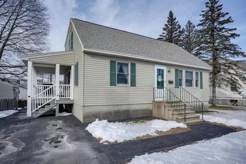 63 Arnold Ave, Lowell, MA 01852