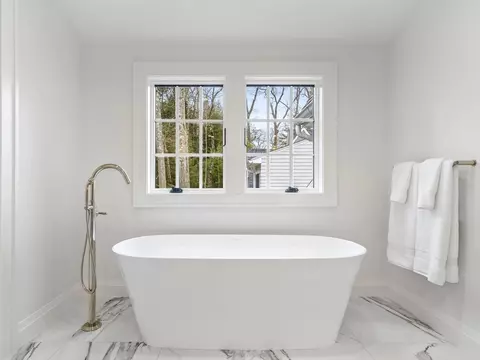 Bath - 77 Forest St, Wellesley, MA 02481 photo 2 of 7