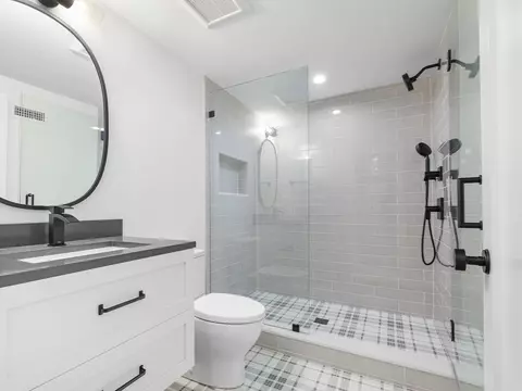 Bath - 77 Forest St, Wellesley, MA 02481 photo 7 of 7