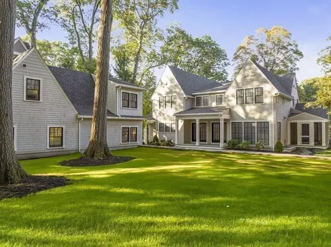 Exterior - 77 Forest St, Wellesley, MA 02481 photo 5 of 6