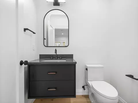Bath - 77 Forest St, Wellesley, MA 02481 photo 5 of 7