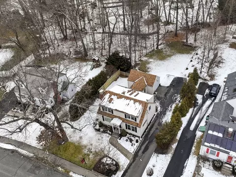9 Marshall Rd, Natick, MA 01760 photo 2