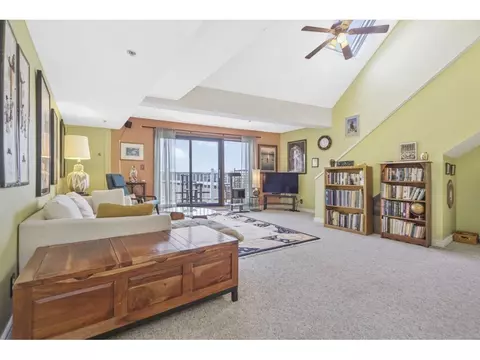 348 Rantoul St #304, Beverly, MA 01915