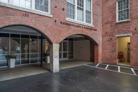 130 John St #205, Lowell, MA 01852