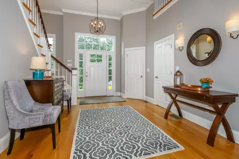 185 Pecunit St, Canton, MA 02021 photo 4