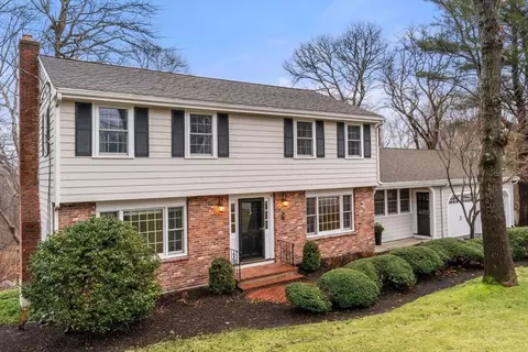 9 Ledgewood Dr, Cohasset, MA 02025