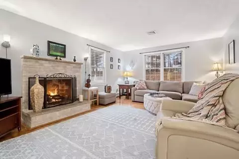 31 Jasons Path, Walpole, MA 02081 photo 3