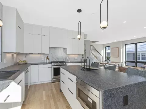 45 Fuller St #1, Waltham, MA 02453 photo 4