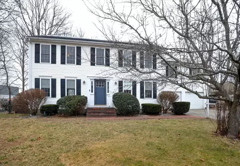 31 Chard St, Weymouth, MA 02189