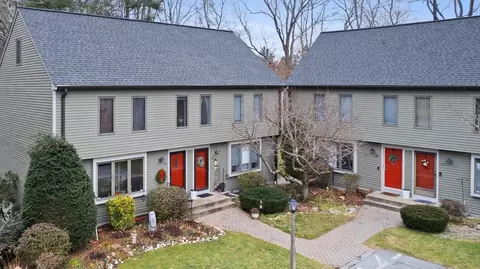 5 Village Way #C, Norton, MA 02766