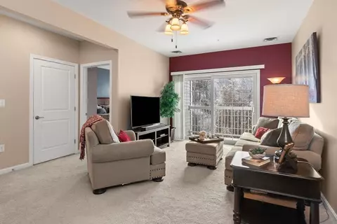 Living - 75 Augustus Ct #3008, Reading, MA 01867 photo 3 of 3