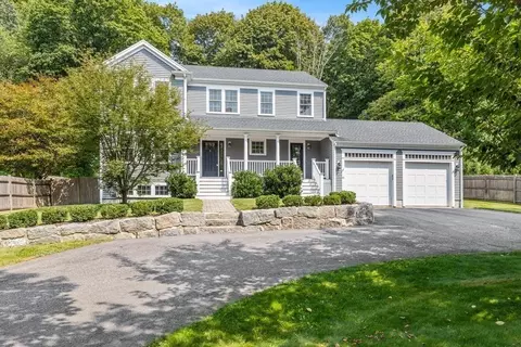 41 Beal St, Hingham, MA 02043