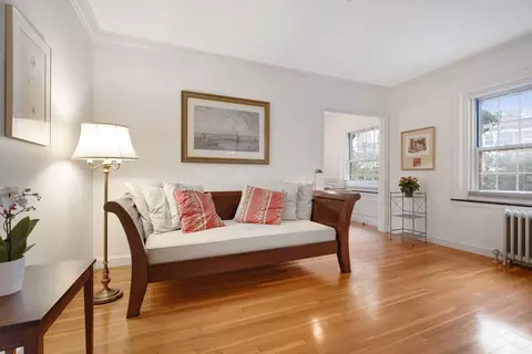 5 Arlington St #4, Cambridge, MA 02140