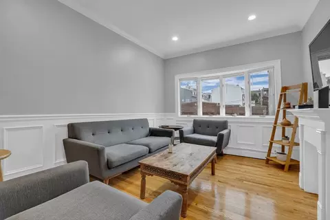 681 E 8th St #1, Boston, MA 02127