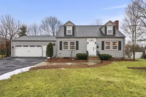 114 Westwood Rd, Stoneham, MA 02180