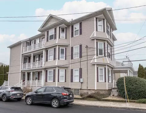 2084-2086 Pleasant St, Fall River, MA 02723 photo 4