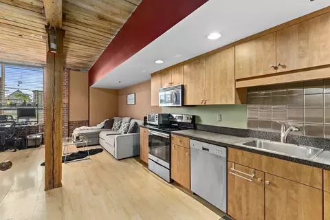 147 Centre St #208, Brockton, MA 02302