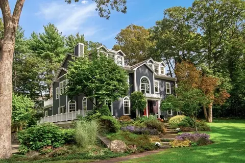 6 Pine St, Dover, MA 02030