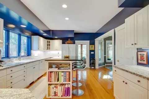 6 Pine St, Dover, MA 02030 photo 10