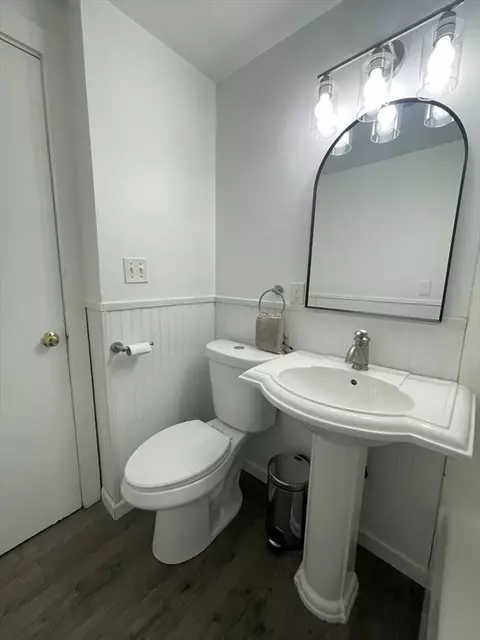 81 Pemaquid St, Springfield, MA 01151 photo 8