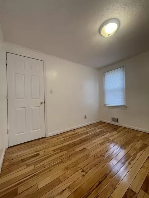 81 Pemaquid St, Springfield, MA 01151 photo 13