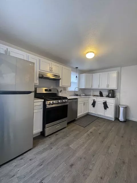 81 Pemaquid St, Springfield, MA 01151 photo 6