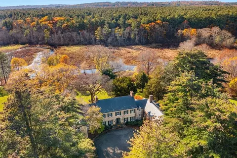 51 Asbury St, Topsfield, MA 01983