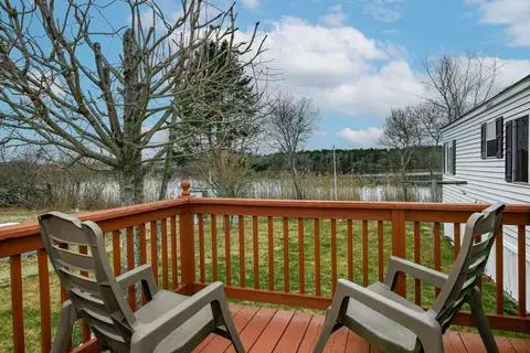 17 Sean Cir, Wareham, MA 02538