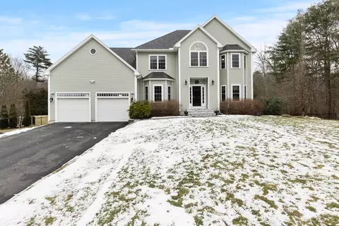 7 Pineneedle Ln, Georgetown, MA 01833