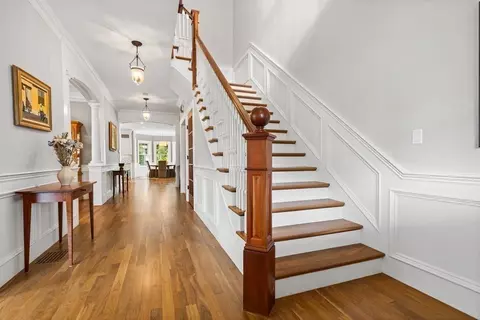 Entry Way - 89 Fair Oaks Park, Needham, MA 02492 photo 1 of 1