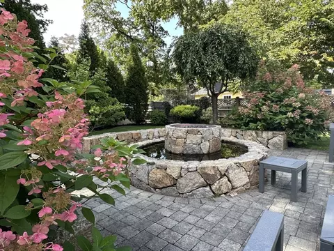 Exterior - 89 Fair Oaks Park, Needham, MA 02492 photo 2 of 8