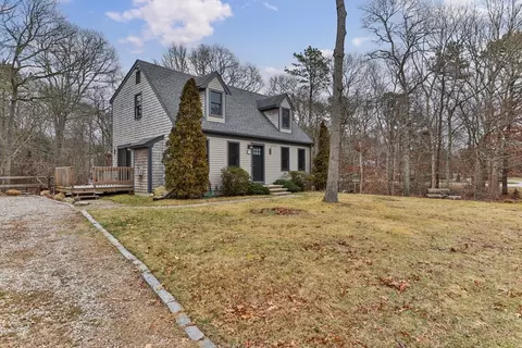 90 Bracken Fern Rd, Barnstable, MA 02648