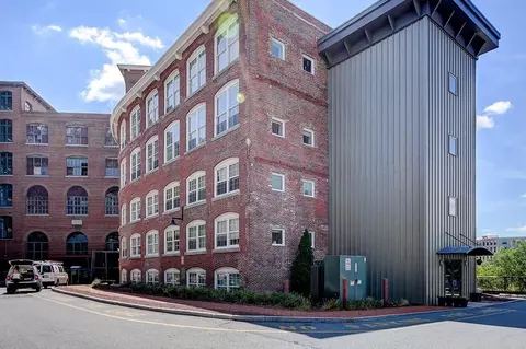 200 Market St #3009, Lowell, MA 01852
