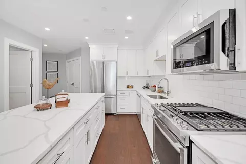 480 W Broadway #302, Boston, MA 02127
