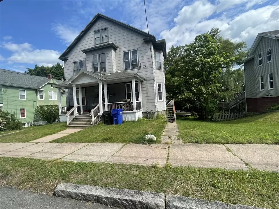 14 Chapman Ave, Easthampton, MA 01027 4 Photos Movoto