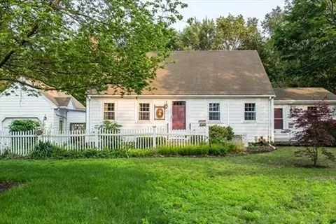 708 West St, Walpole, MA 02081