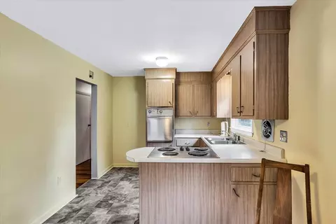33 Cliff Rd, Bourne, MA 02532 photo 8