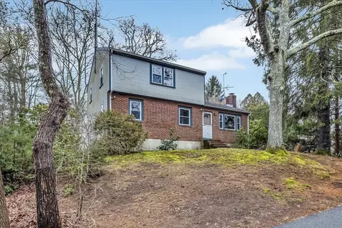 33 Cliff Rd, Bourne, MA 02532 photo 2