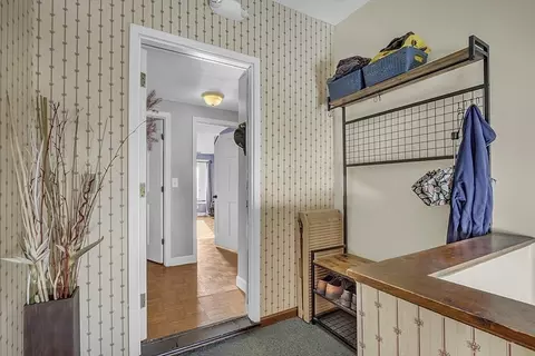 325 Mammoth Rd #3, Lowell, MA 01854 photo 2