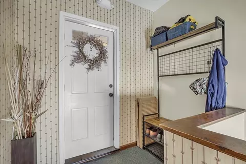 325 Mammoth Rd #3, Lowell, MA 01854 photo 3