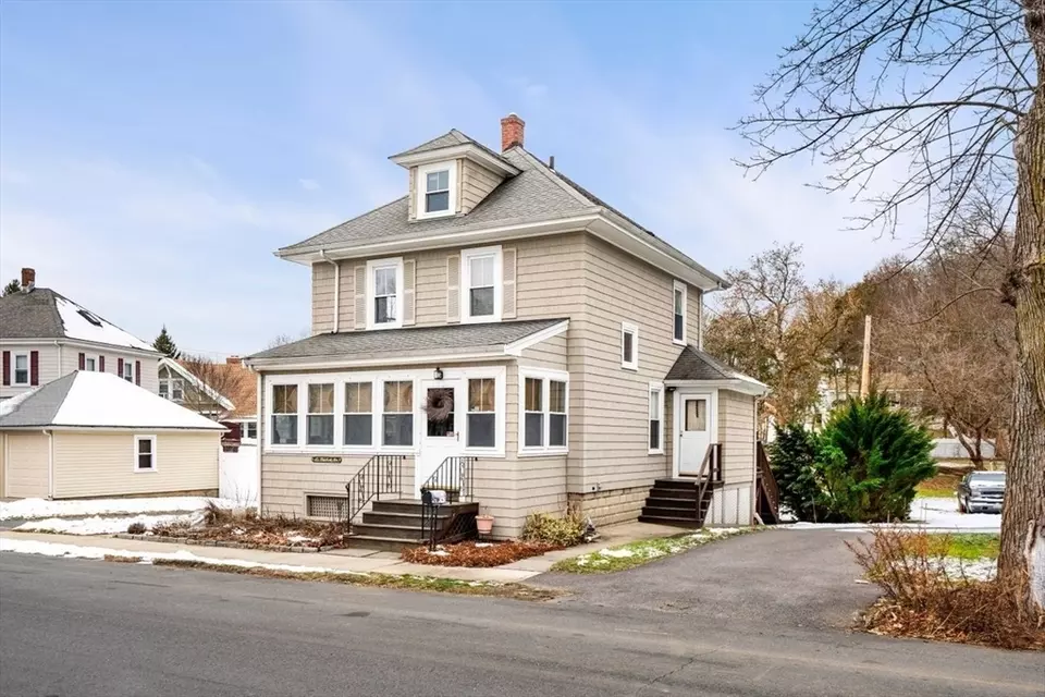 6 Brickett Ave, Haverhill, MA 01830 32 Photos Movoto