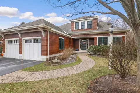 43 Clubhouse Dr #43, Hingham, MA 02043