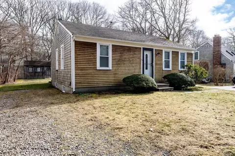 Exterior - 72 Arrowhead Dr, Barnstable, MA 02601 photo 2 of 7